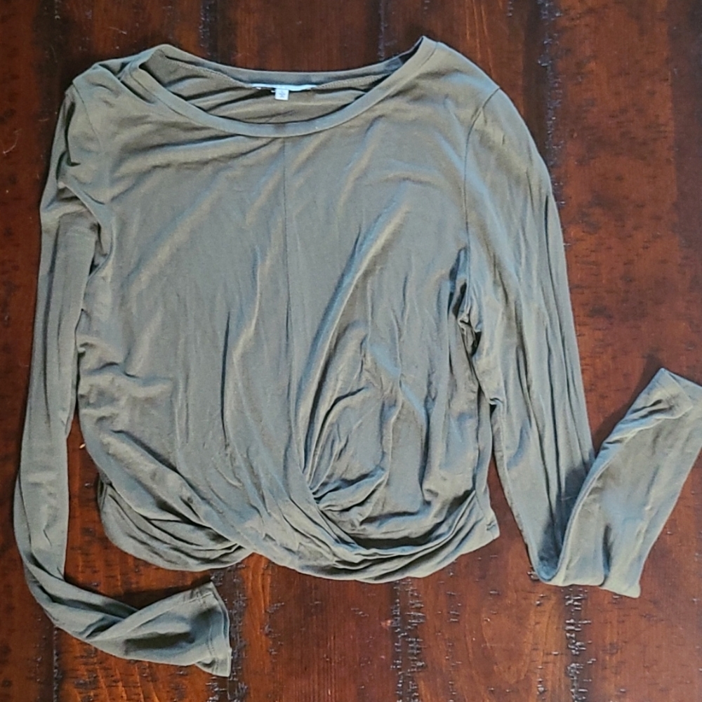 Sozy Kendall long sleeve crop- olive size L